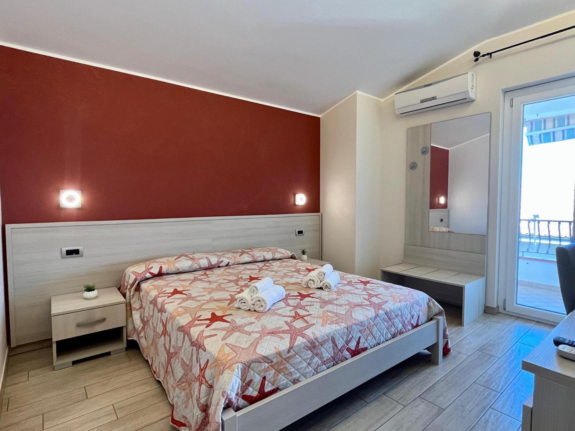 B&B Galatea Santa Domenica  Eksteriør billede